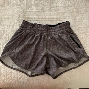 Lulu lemon tracker short 4in.